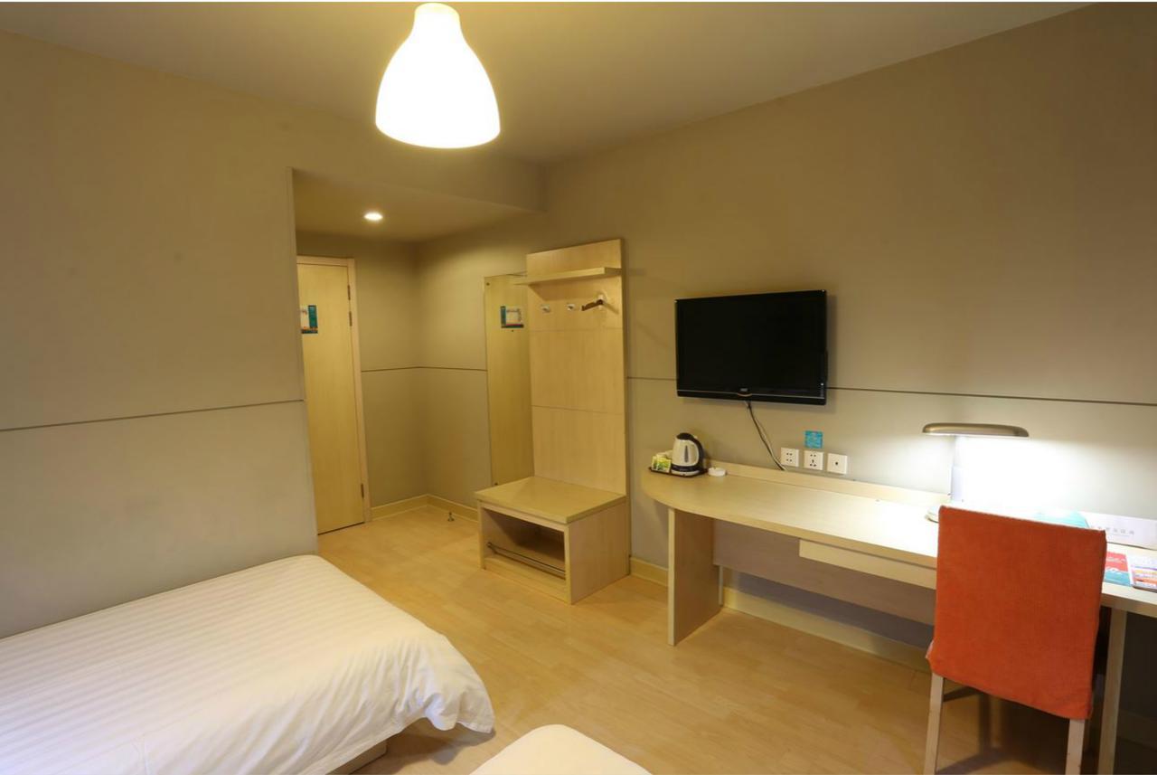 Magnolia Business Hotel Xining Railway Station Grand Cross Mojia Street Extérieur photo