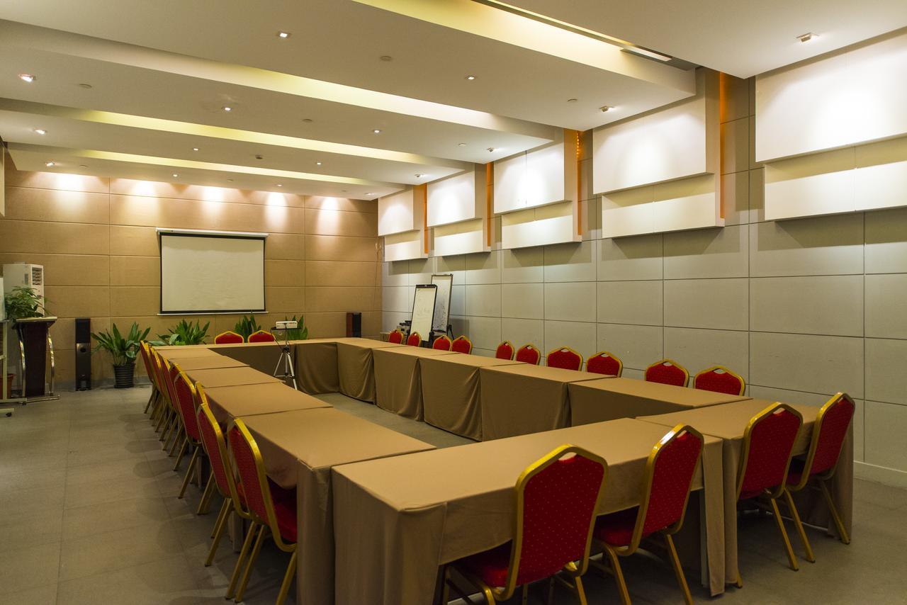 Magnolia Business Hotel Xining Railway Station Grand Cross Mojia Street Extérieur photo