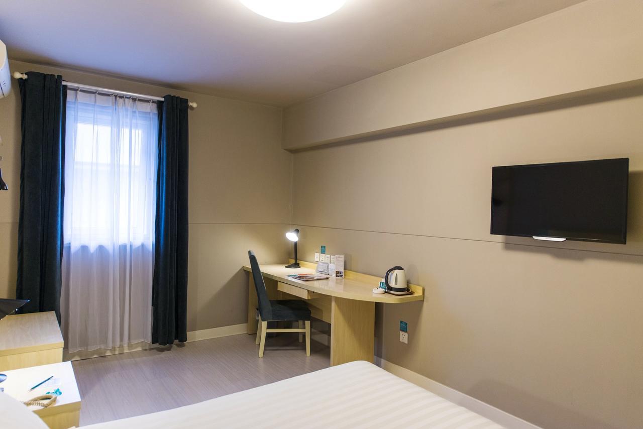 Magnolia Business Hotel Xining Railway Station Grand Cross Mojia Street Extérieur photo