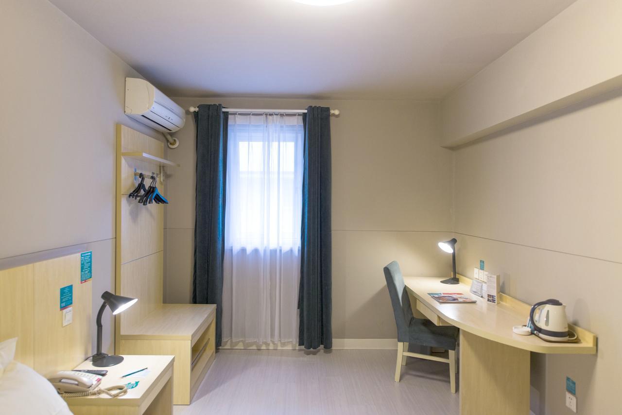 Magnolia Business Hotel Xining Railway Station Grand Cross Mojia Street Extérieur photo
