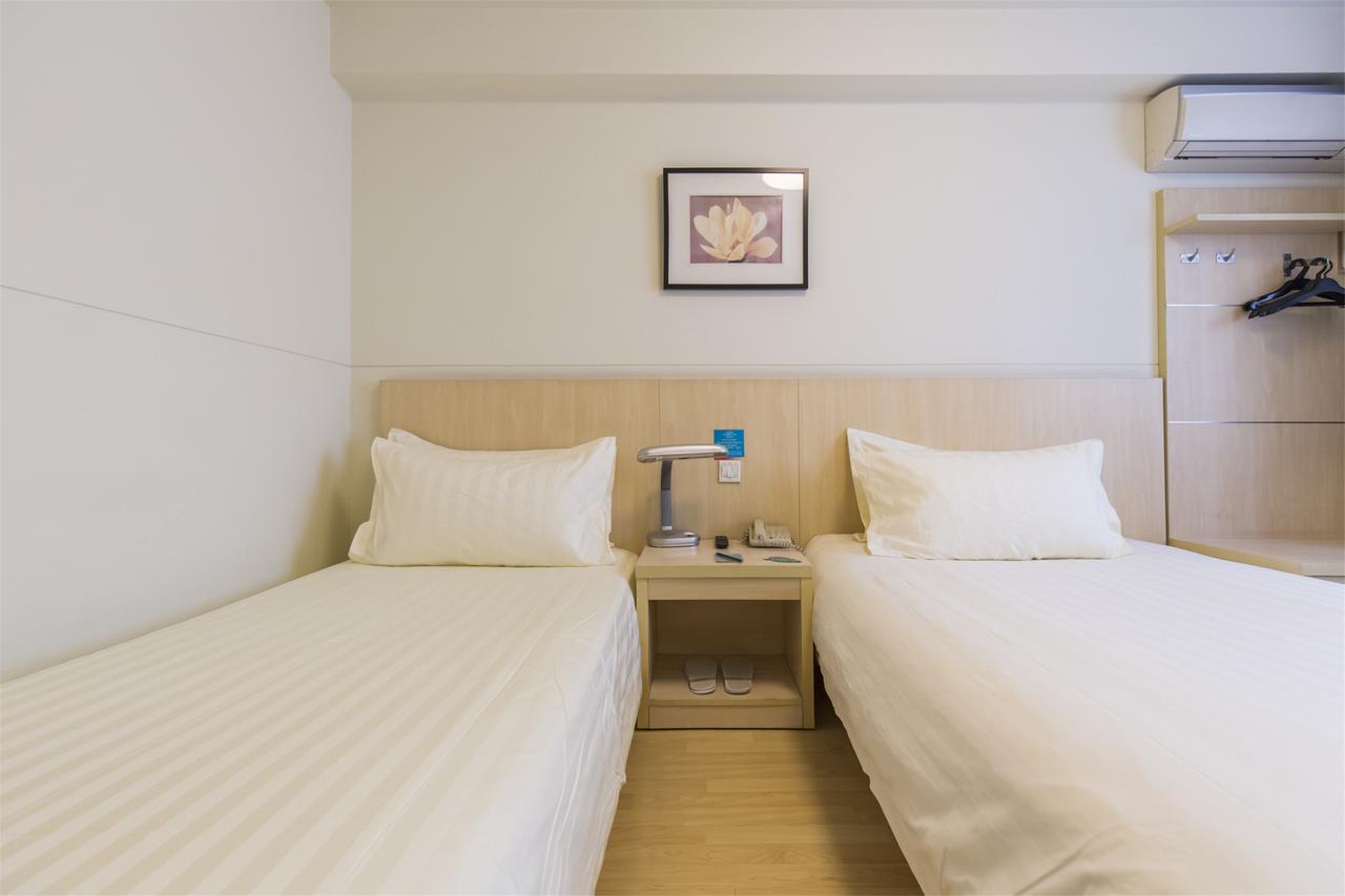 Magnolia Business Hotel Xining Railway Station Grand Cross Mojia Street Extérieur photo